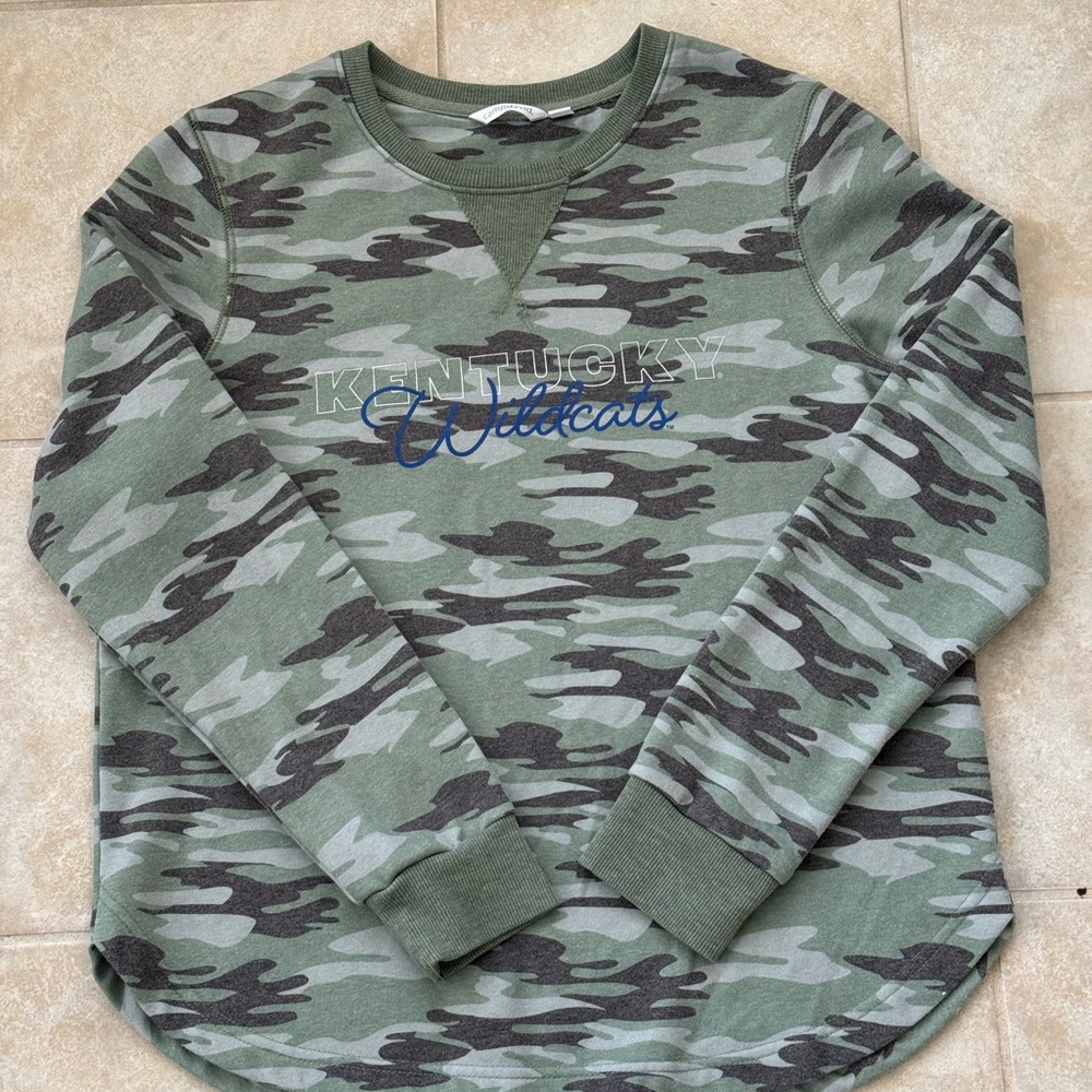 Camp David Kentucky Sweater Women’s Large Wildcats Camo Sweatshirt